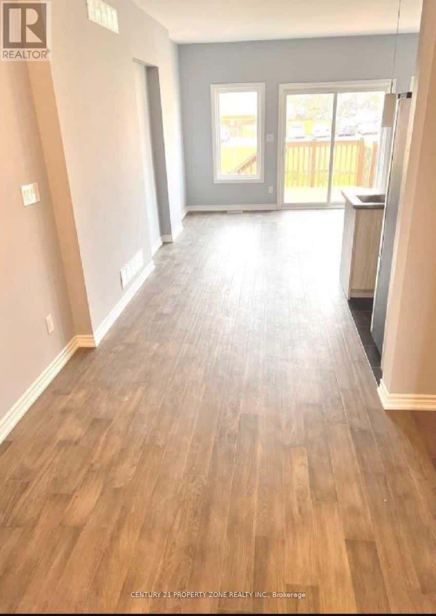 298 LOUISE STREET — Welland (Lincoln/Crowland), Ontario - Photo 3 of 23