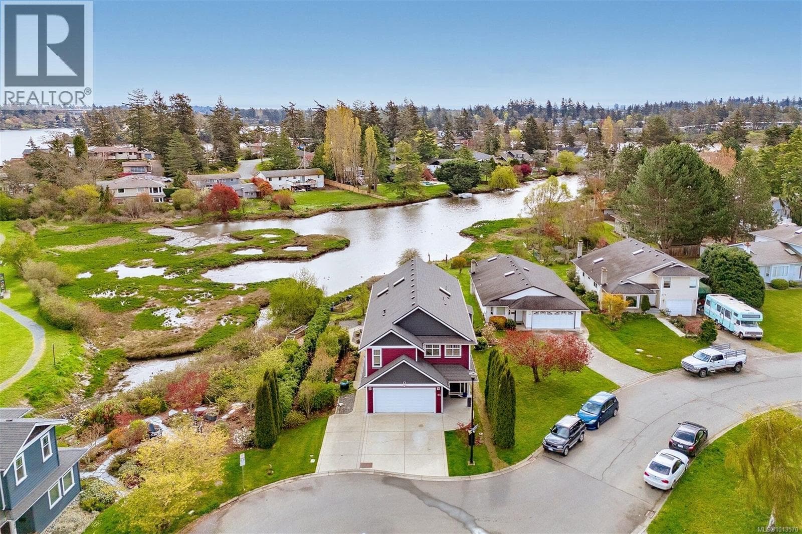 164 White Pine Rd — View Royal, British Columbia - Main photo