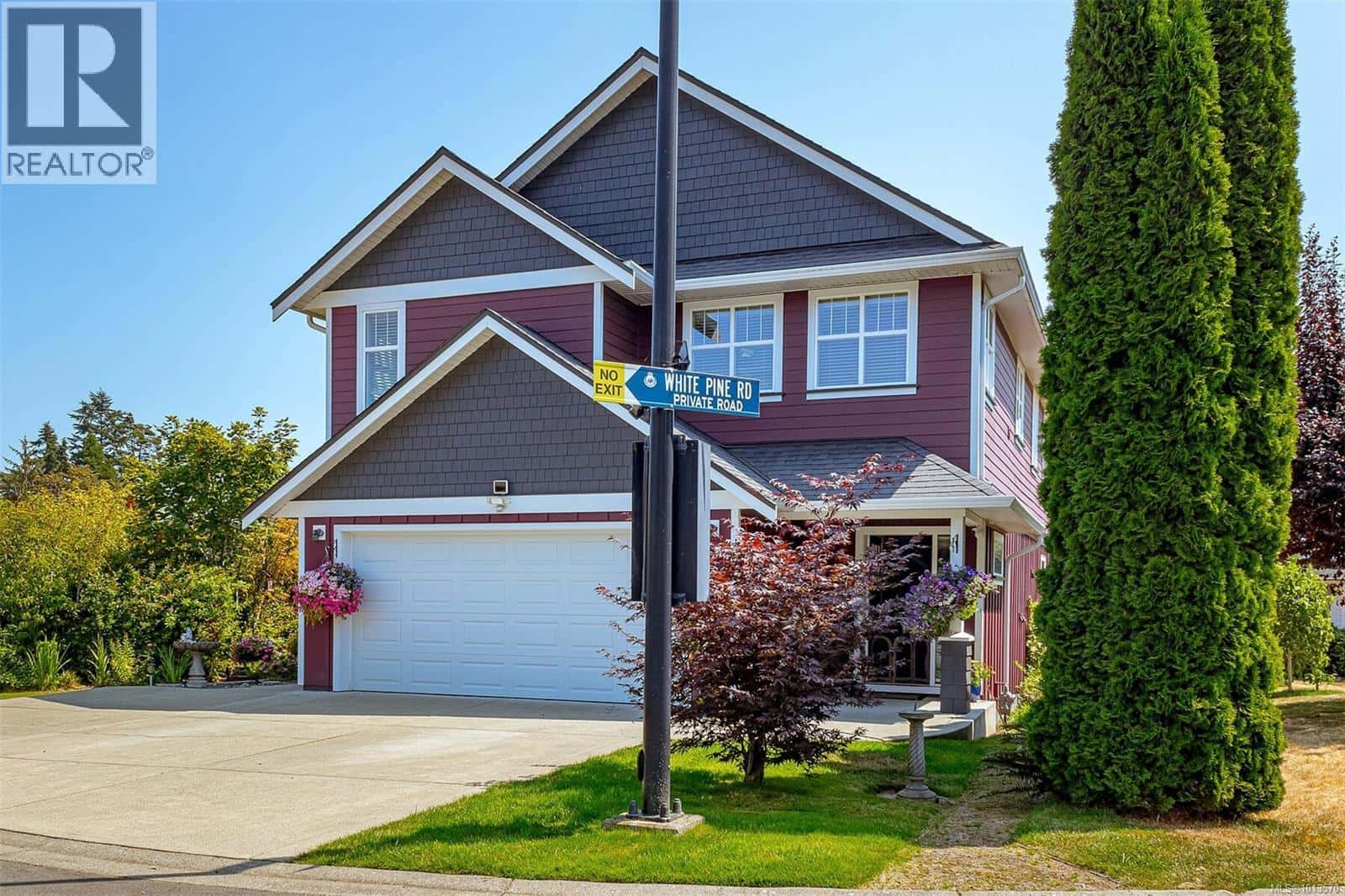 164 White Pine Rd — View Royal, British Columbia - Photo 4 of 98