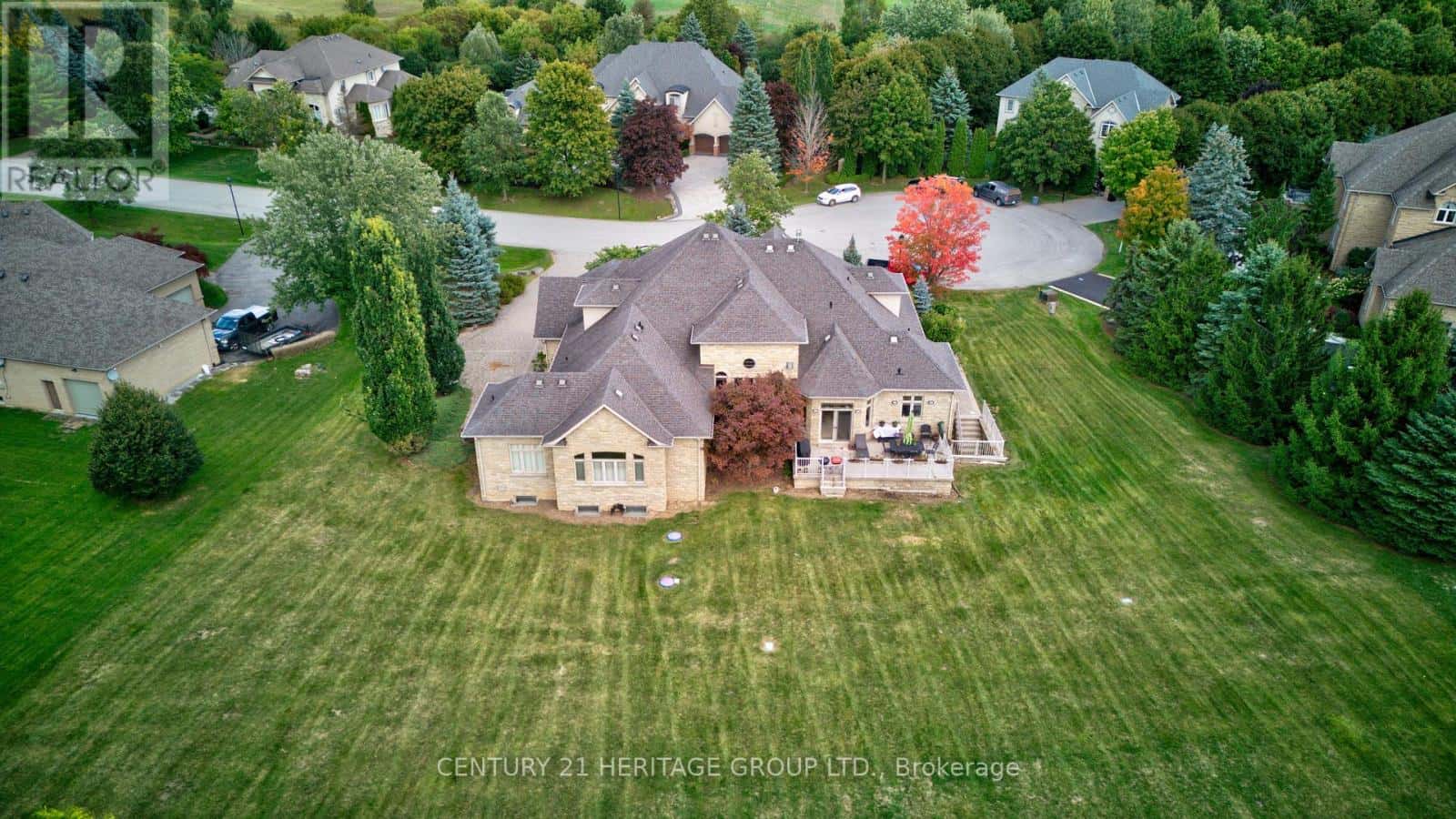 12 PRINCE ADAM COURT — King, Ontario - Photo 4 of 42