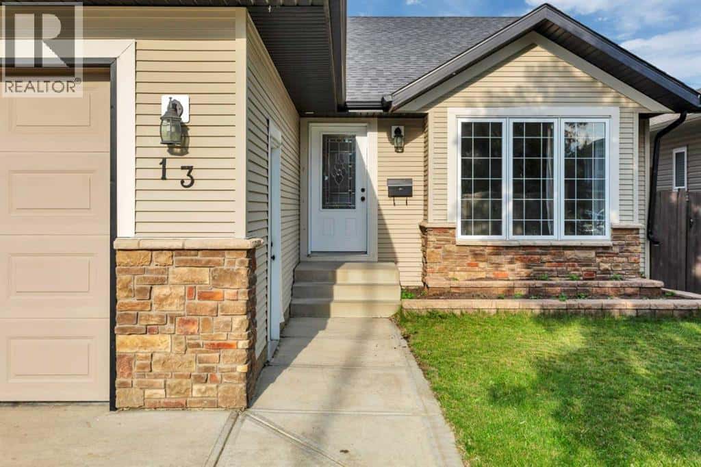 Blackfalds, Alberta — Blackfalds, Alberta - Photo 2 of 16