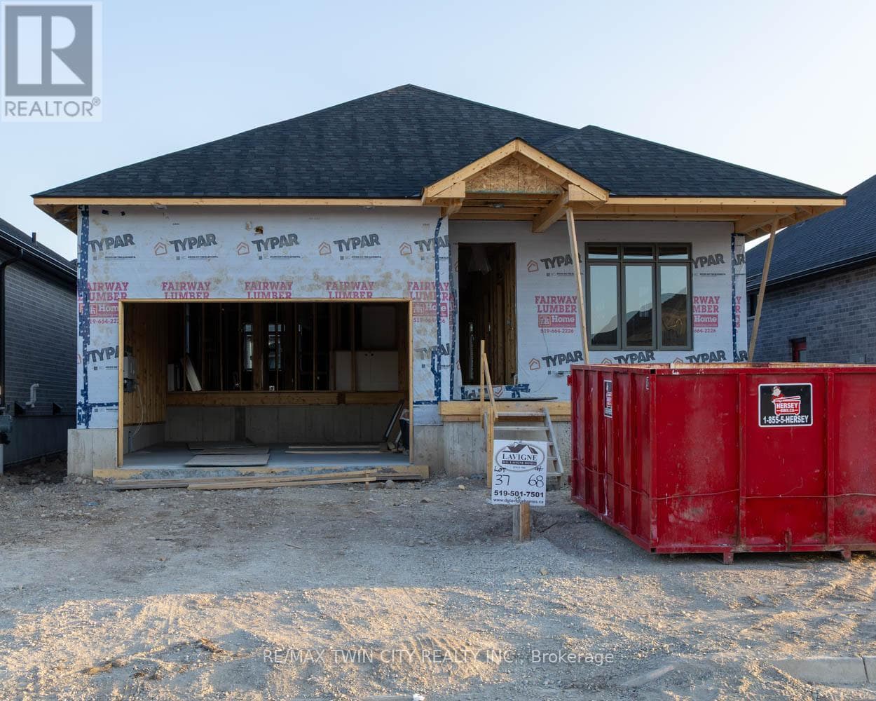 68 WEYMOUTH STREET — Woolwich, Ontario - Main photo