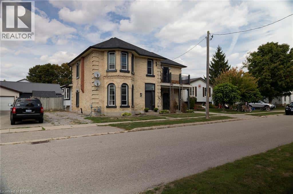 14 ELGIN Street W — Norwich, Ontario - Photo 3 of 29