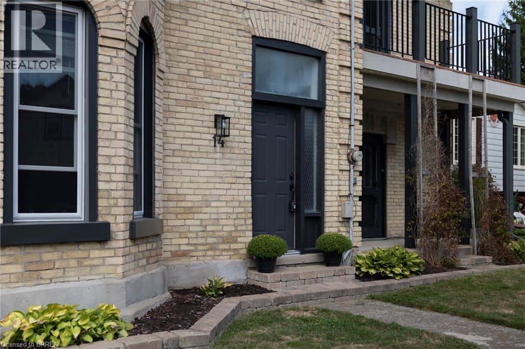 14 ELGIN Street W — Norwich, Ontario - Photo 4 of 29