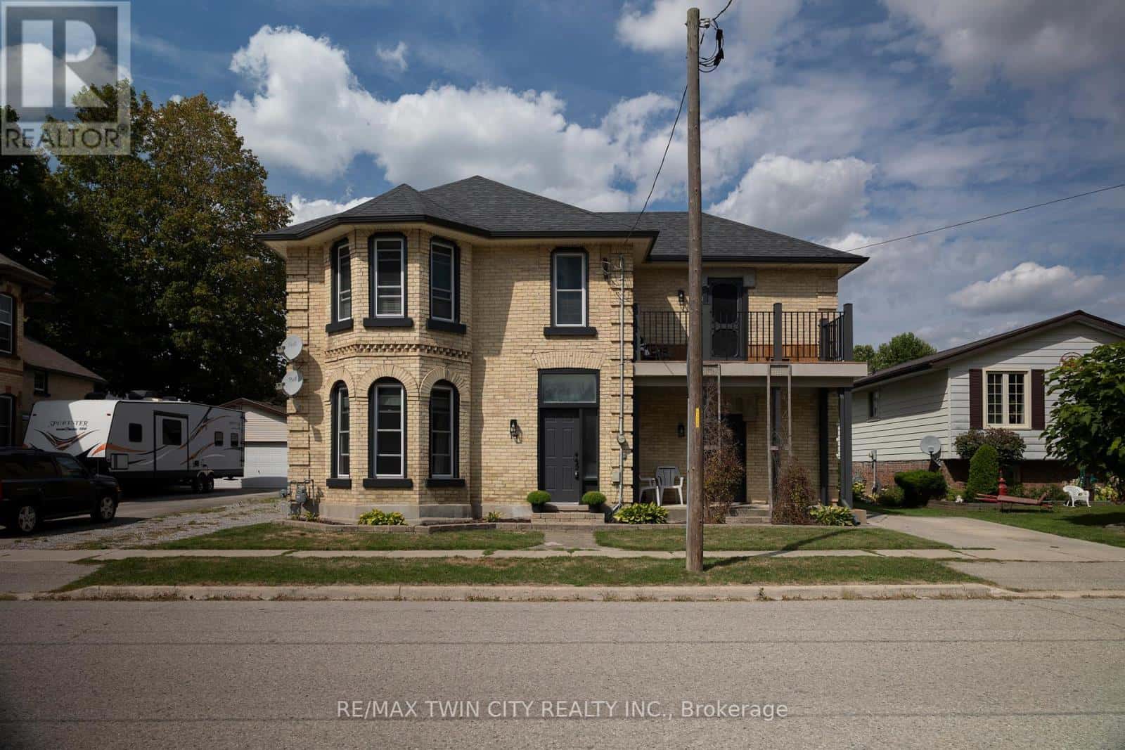 14 ELGIN Street West