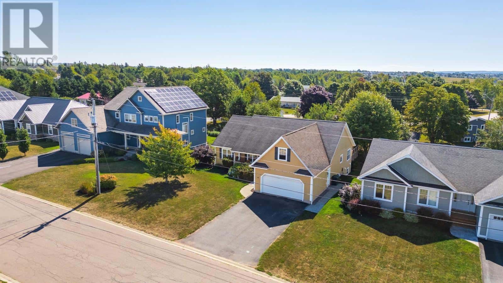 39 GARDINER Drive — Charlottetown, Prince Edward Island - Photo 2 of 44