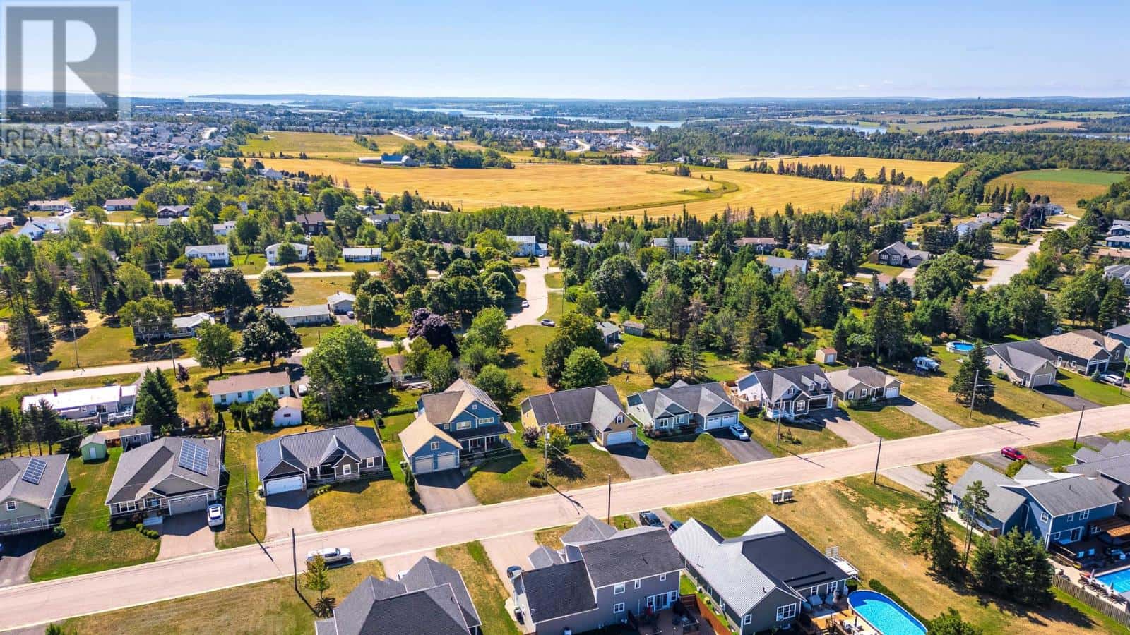 39 GARDINER Drive — Charlottetown, Prince Edward Island - Photo 3 of 44