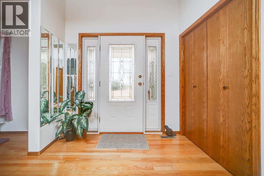 161078 TWP 132 Road — Vauxhall, Alberta - Photo 4 of 44