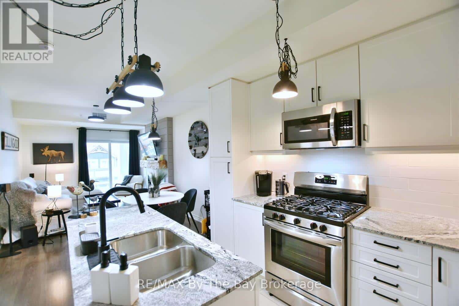 206 - 17 SPOONER CRESCENT — Collingwood, Ontario - Photo 3 of 48