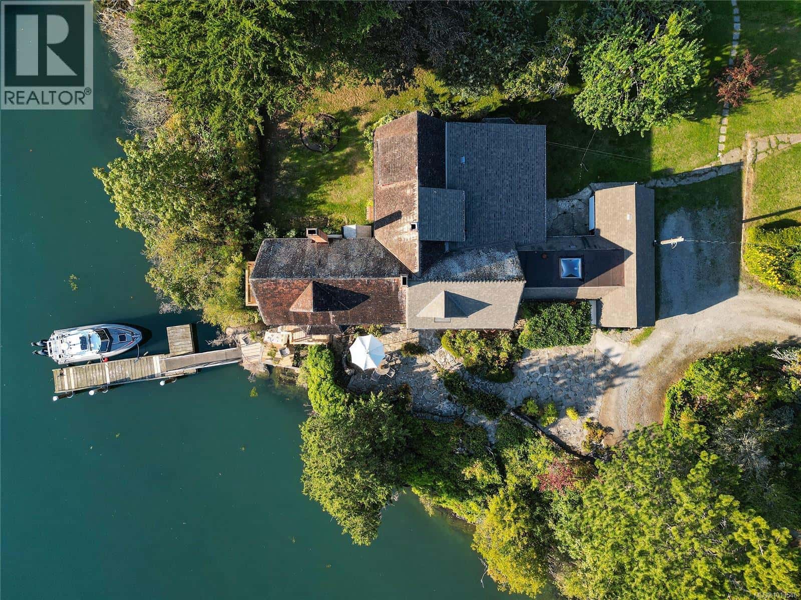 2173 Tryon Rd — North Saanich, British Columbia - Photo 4 of 90