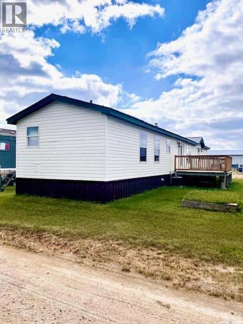 502 Stockton AVENUE — Carlyle, Saskatchewan - Photo 4 of 29