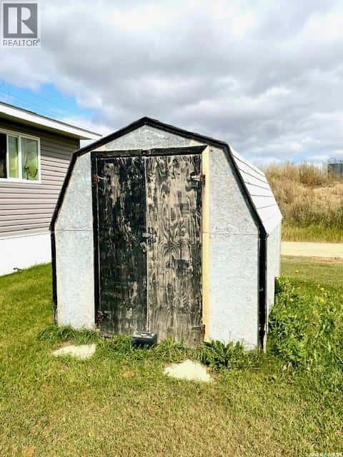 502 Stockton AVENUE — Carlyle, Saskatchewan - Photo 5 of 29