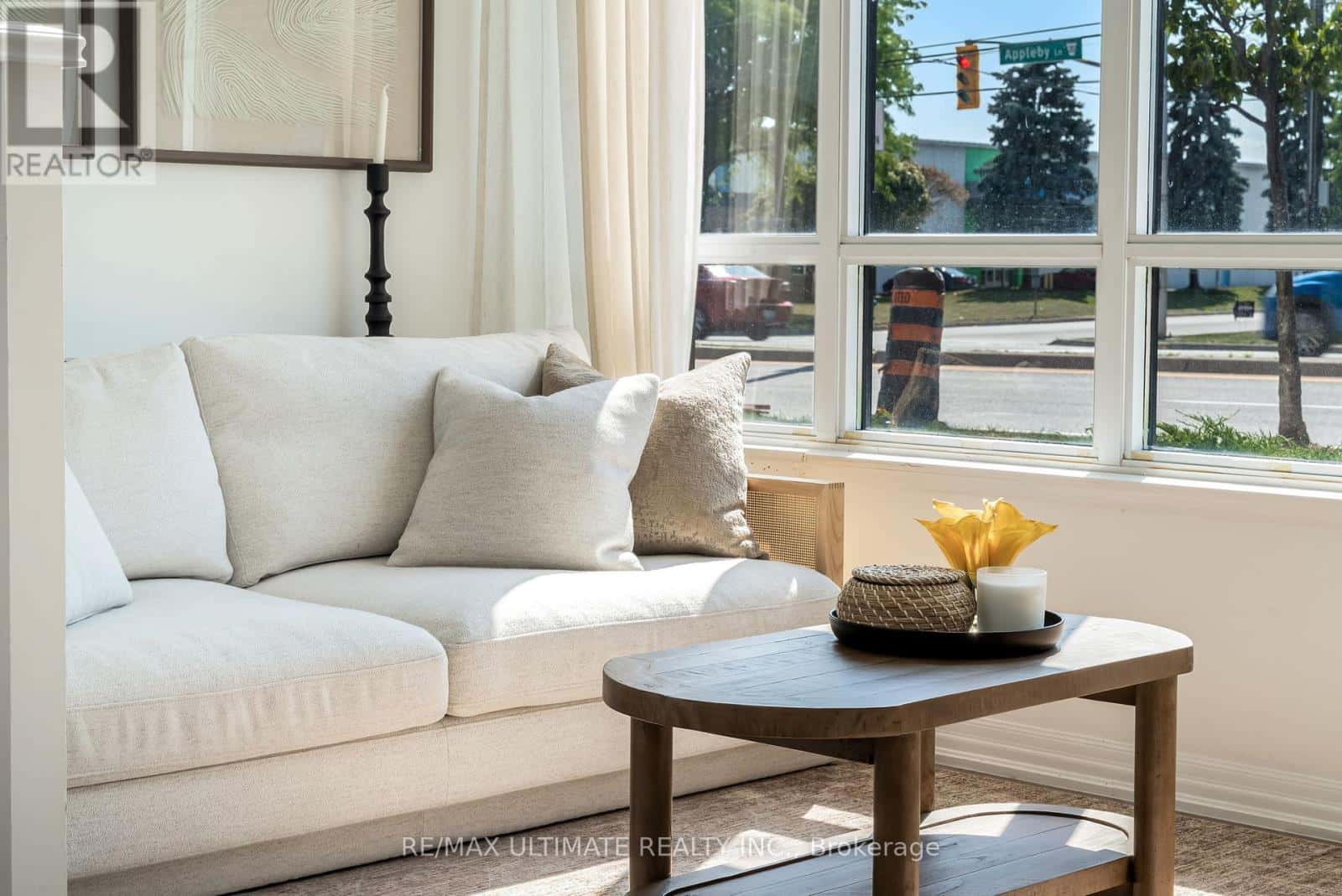 104 - 5001 CORPORATE DRIVE — Burlington (Uptown), Ontario - Photo 2 of 36