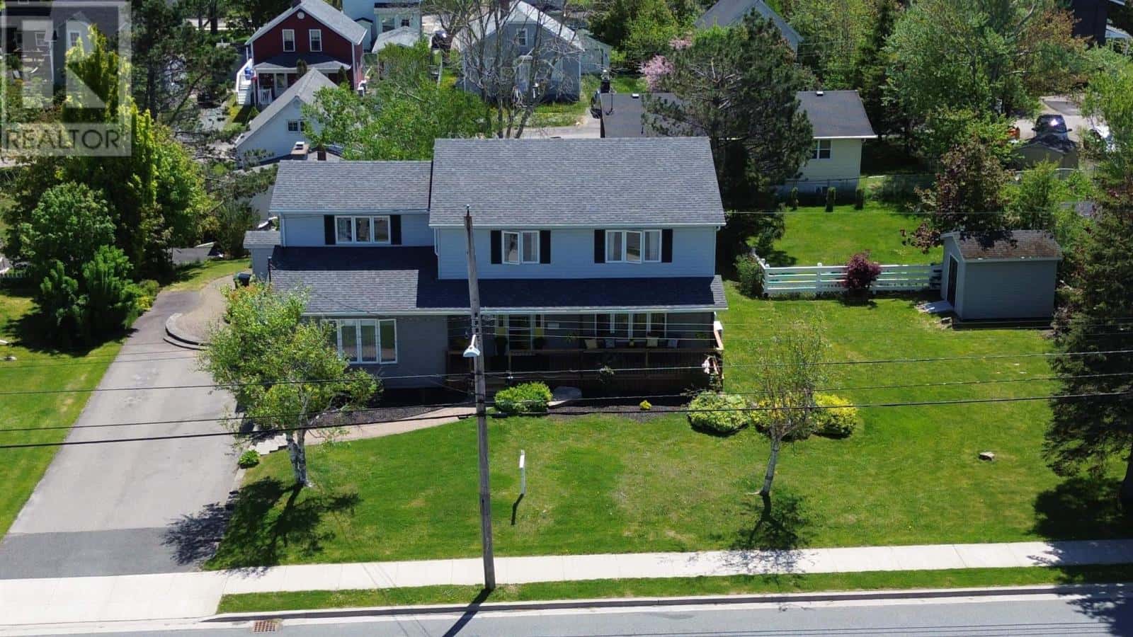 379 York Street — Glace Bay, Nova Scotia - Photo 5 of 50