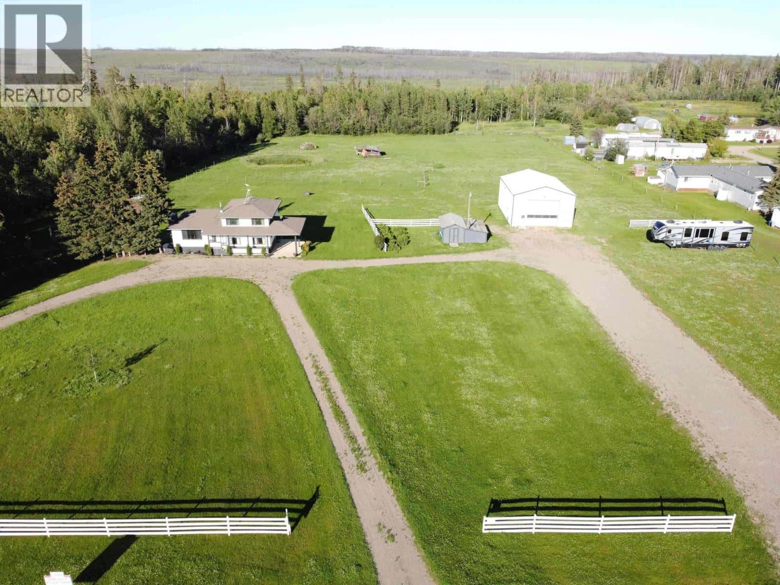 11906 SHEPHERD'S INN FRTG ROAD — Fort St. John, British Columbia - Photo 3 of 40