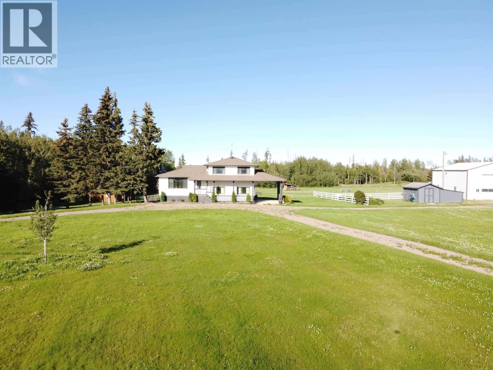 11906 SHEPHERD'S INN FRTG ROAD — Fort St. John, British Columbia - Photo 2 of 40