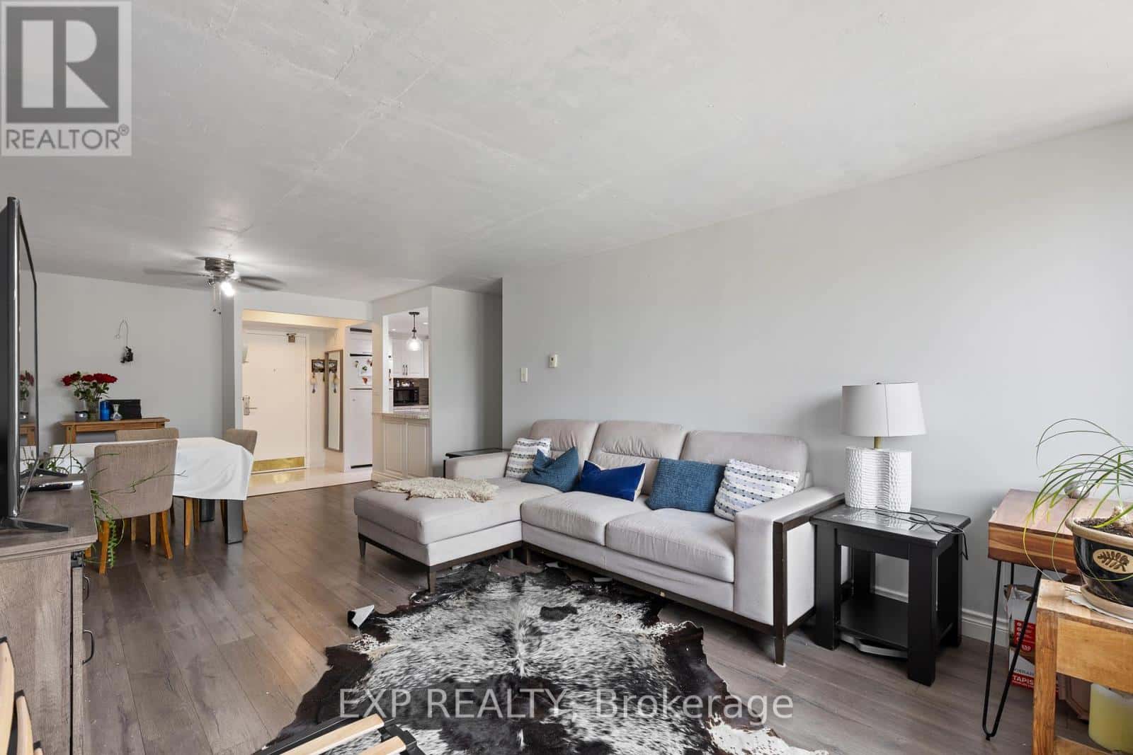 707 - 25 FAIRVIEW ROAD W — Mississauga (Fairview), Ontario - Photo 4 of 15