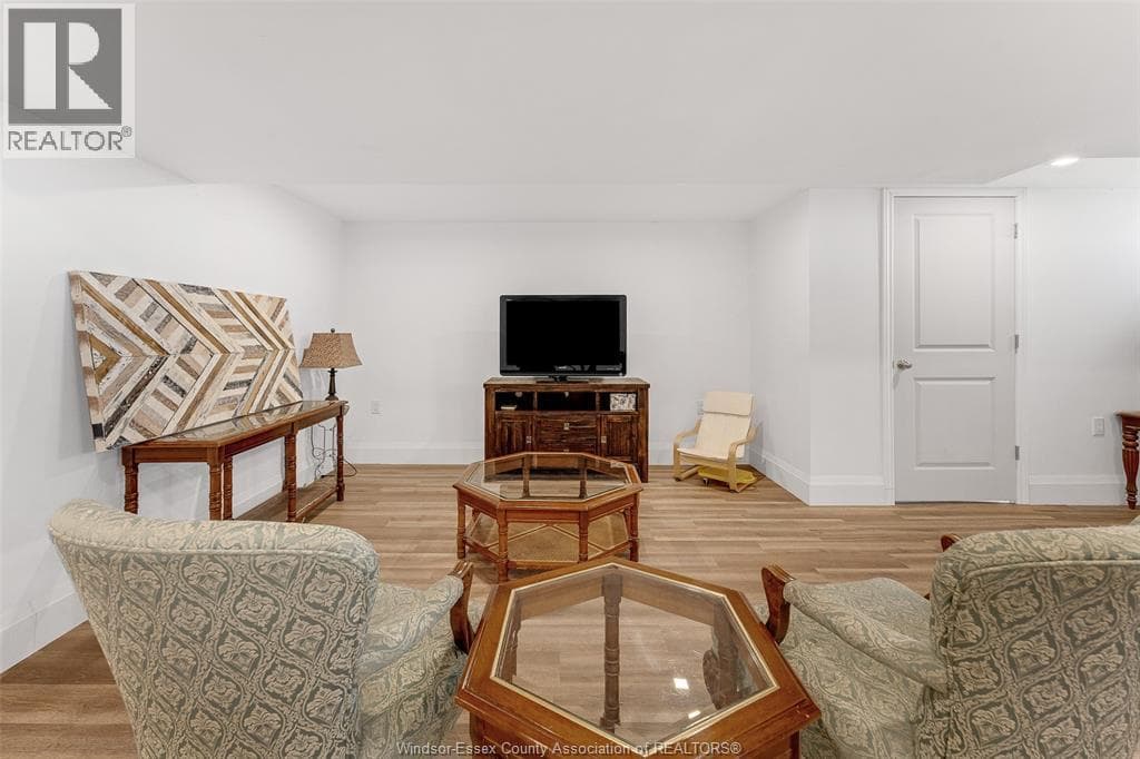 5429 LAKESHORE ROAD 305 — Comber, Ontario - Main photo