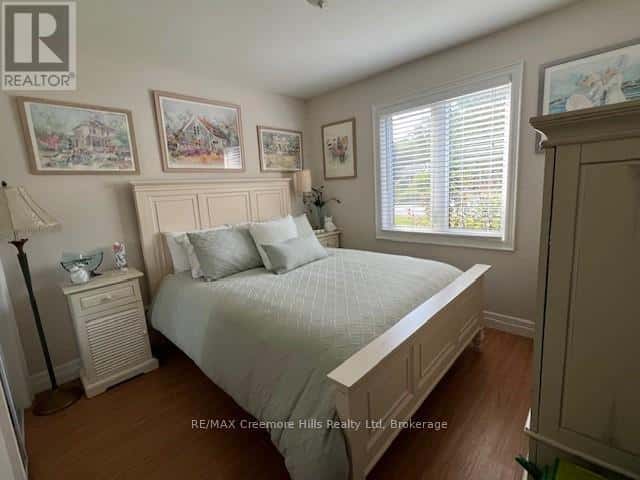 B - 22 EDWARD STREET W — Clearview (Creemore), Ontario - Photo 5 of 7