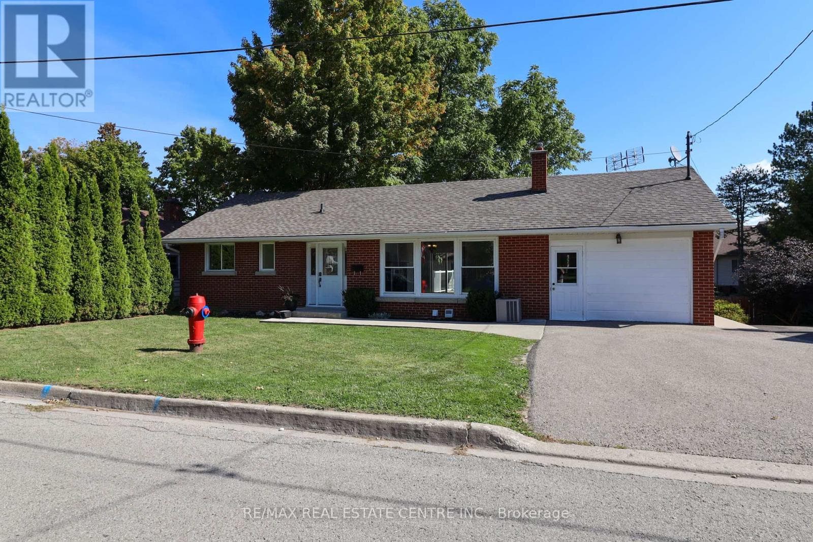 17B AMANDA STREET — Orangeville, Ontario - Main photo