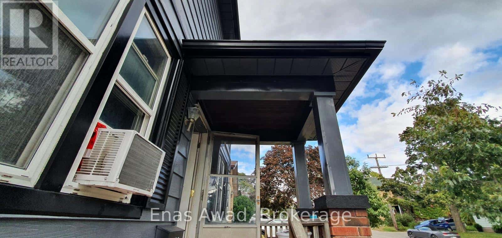 724 THIRD AVENUE — Peterborough (Otonabee Ward 1), Ontario - Photo 5 of 44