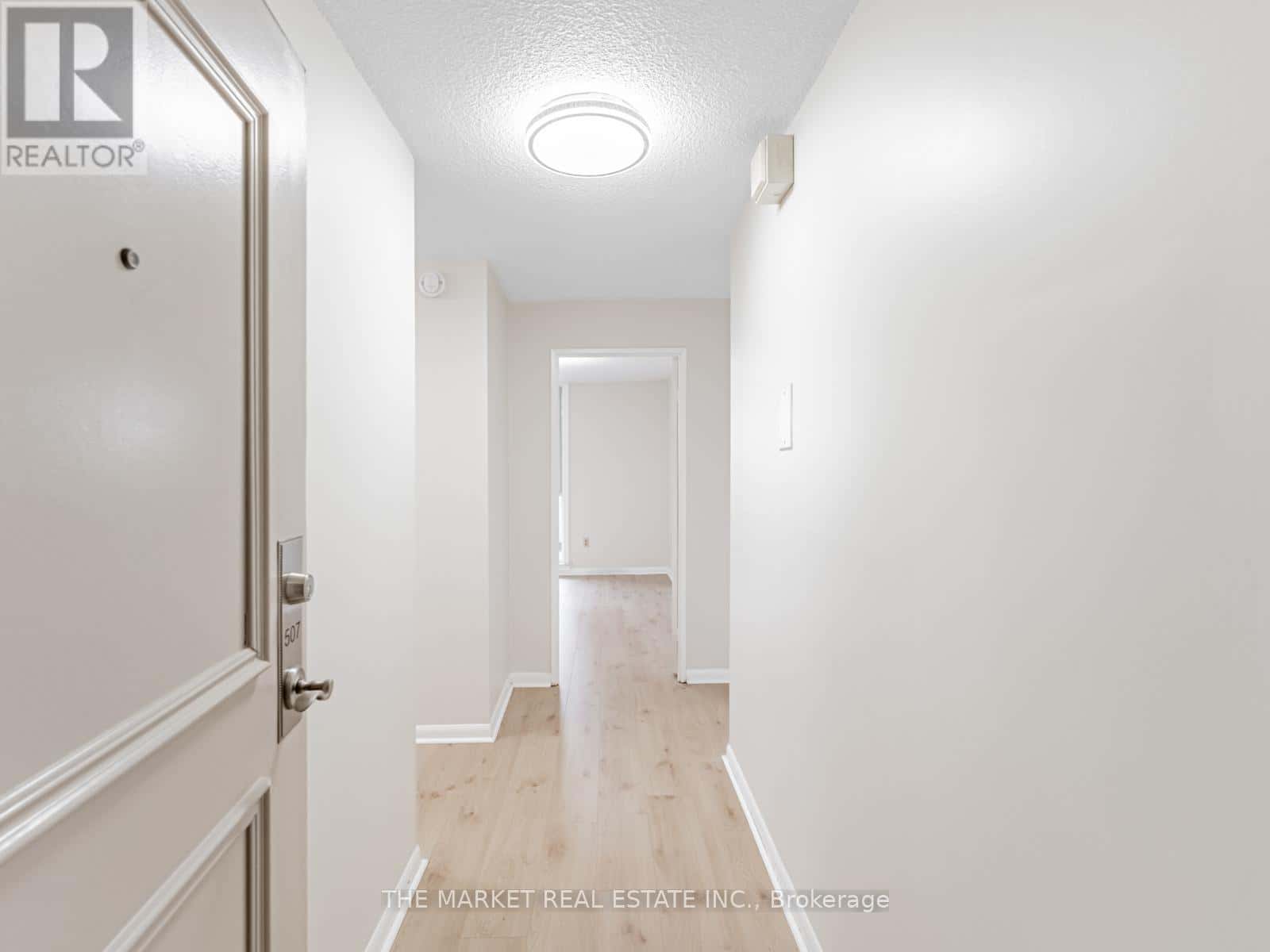 Mississauga (Mississauga Valleys), Ontario — Mississauga (Mississauga Valleys), Ontario - Photo 3 of 32