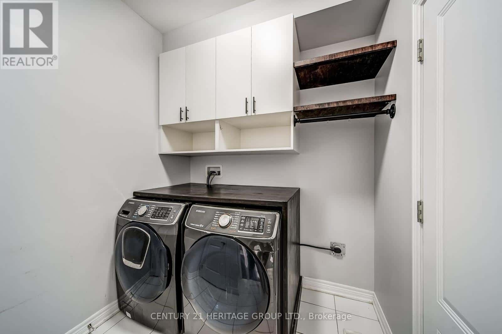 1961 MCNEIL STREET — Innisfil (Alcona), Ontario - Photo 3 of 28