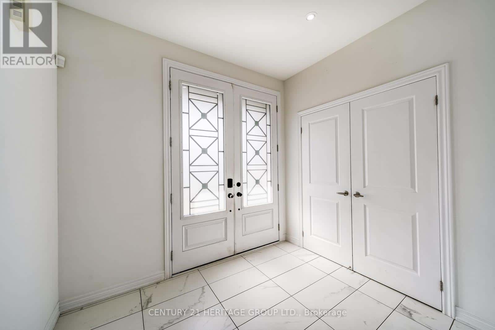 1961 MCNEIL STREET — Innisfil (Alcona), Ontario - Photo 4 of 28