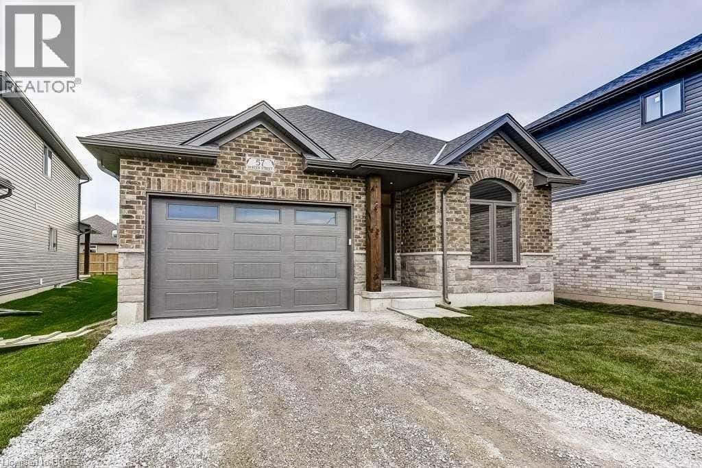 57 MCKEEN Street — Jarvis, Ontario - Photo 2 of 42