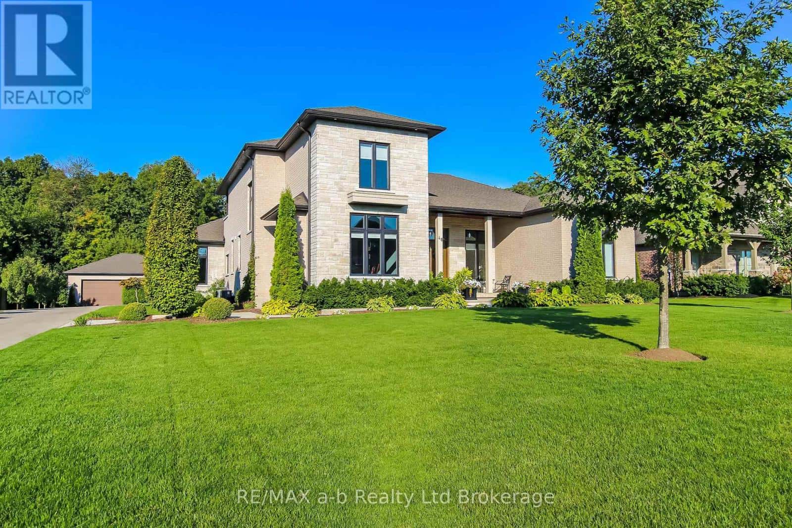 48 OTTERVIEW DRIVE — Norwich (Otterville), Ontario - Photo 3 of 32