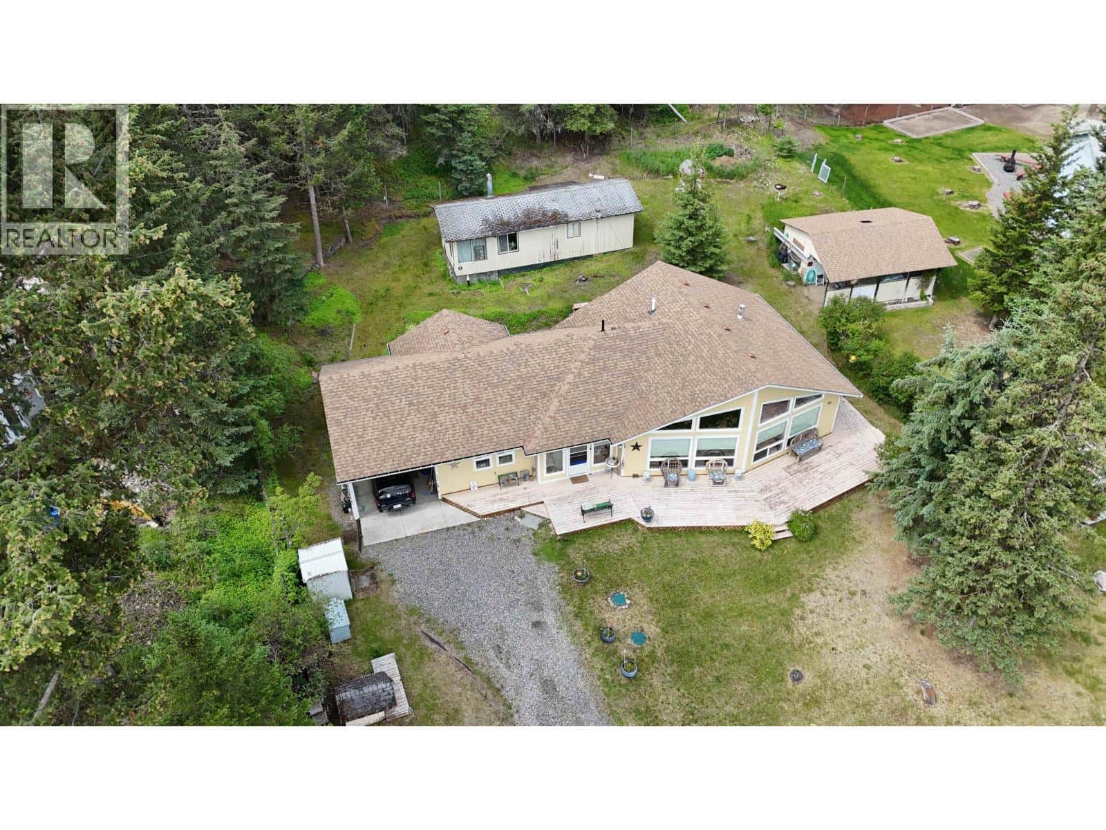 5328 KALLUM DRIVE — 108 Mile Ranch, British Columbia - Photo 2 of 40