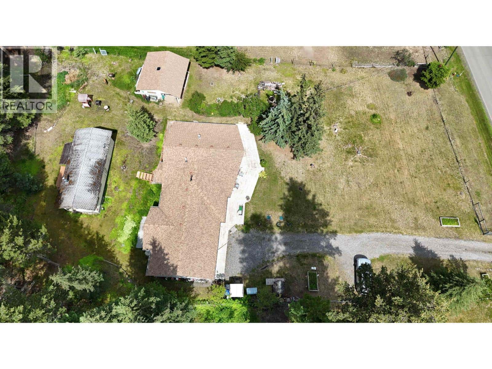 5328 KALLUM DRIVE — 108 Mile Ranch, British Columbia - Photo 3 of 40