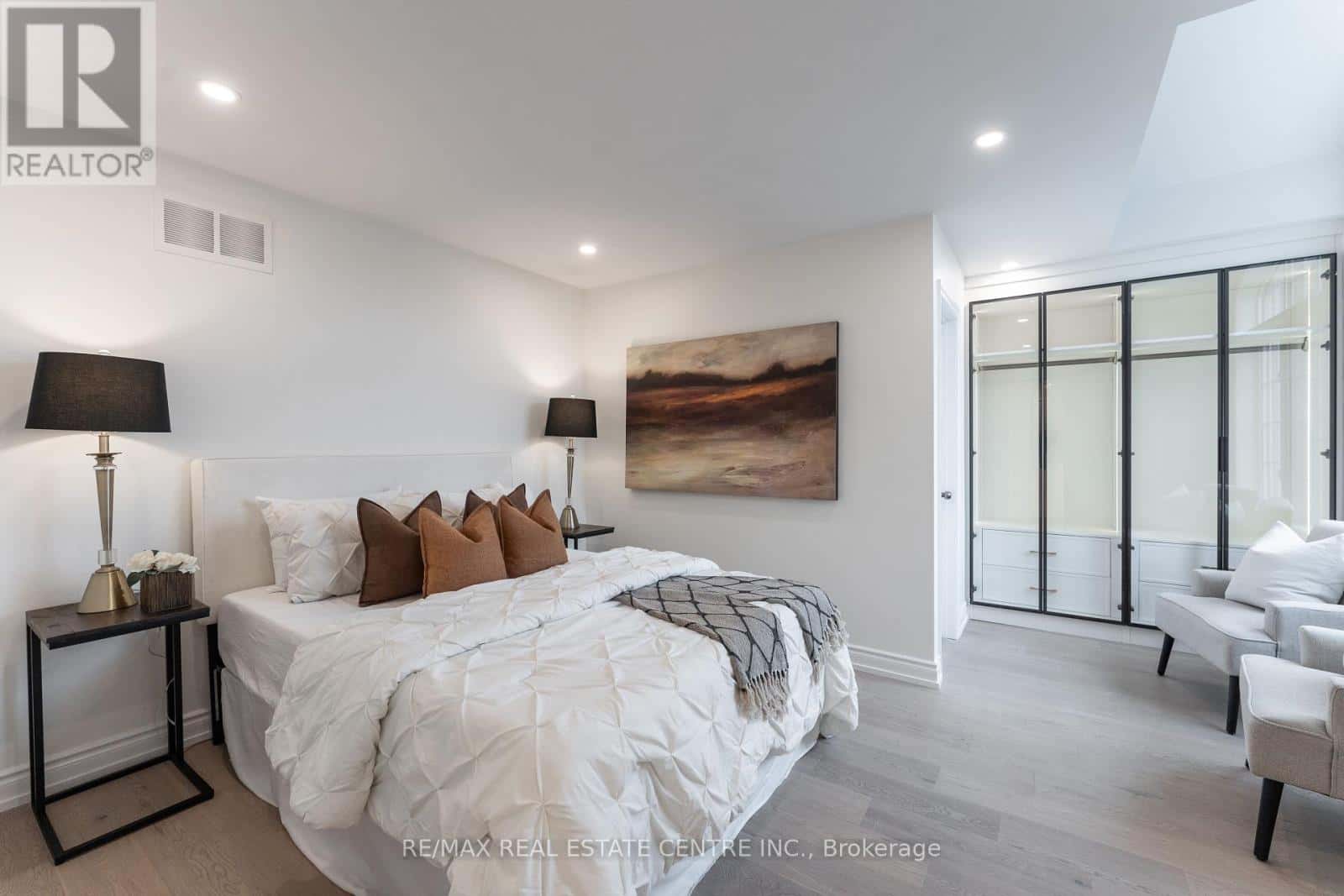 Oakville (BR Bronte), Ontario — Oakville (BR Bronte), Ontario - Photo 4 of 47