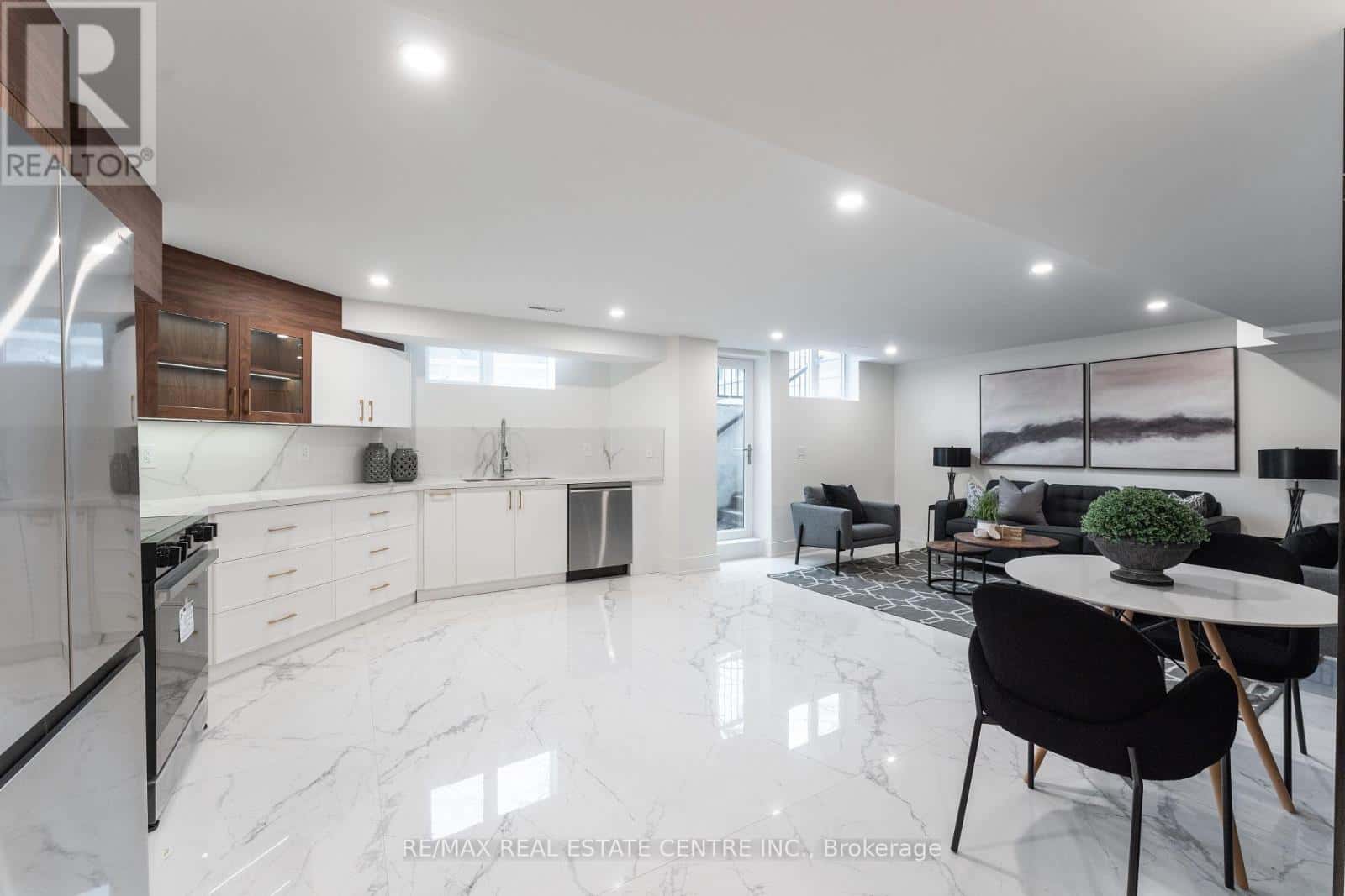 Oakville (BR Bronte), Ontario — Oakville (BR Bronte), Ontario - Photo 2 of 47