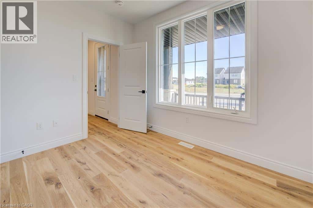 117 THACKERAY WAY — Harriston, Ontario - Photo 5 of 41