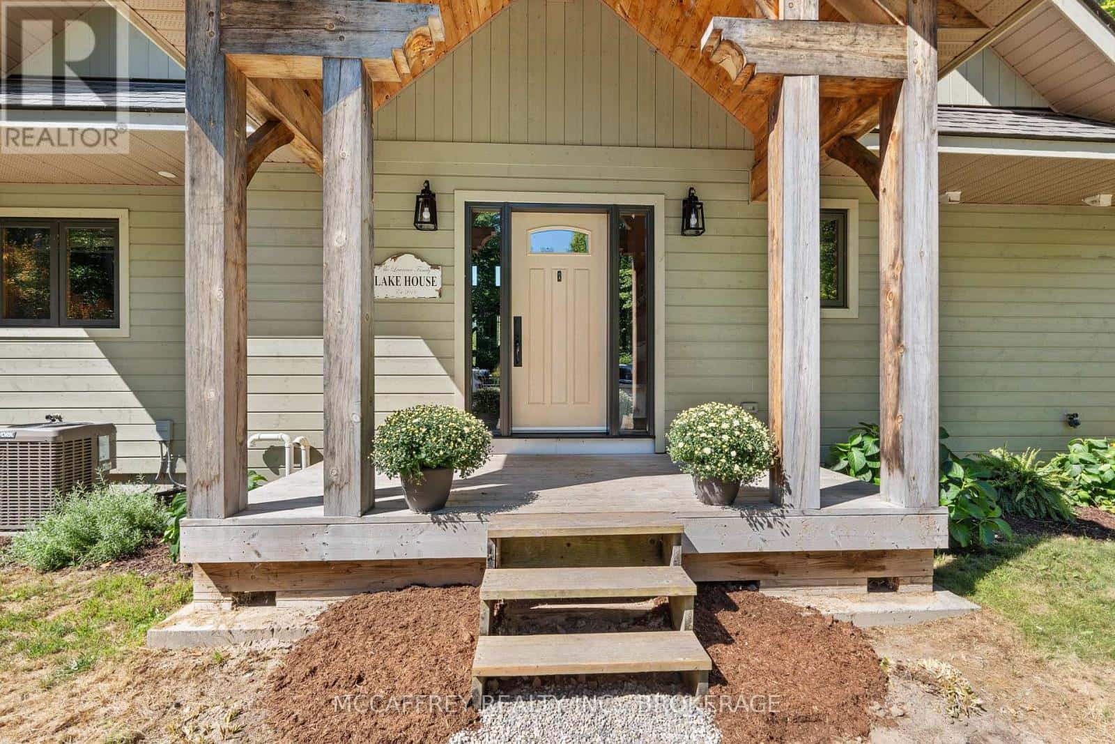 840 LONGS LANE — Front of Leeds & Seeleys Bay, Ontario - Photo 2 of 33