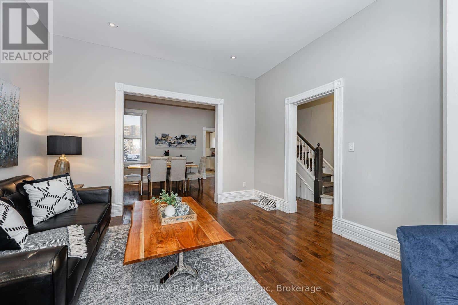 103 SURREY STREET E — Guelph (Downtown), Ontario - Photo 3 of 19