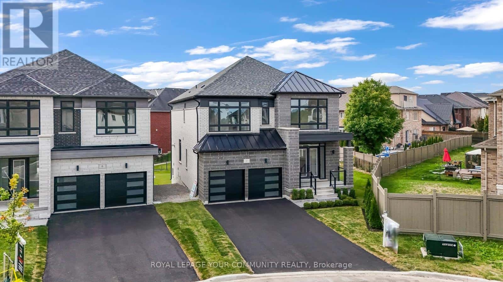 2 BUNN COURT — Aurora, Ontario - Photo 2 of 34