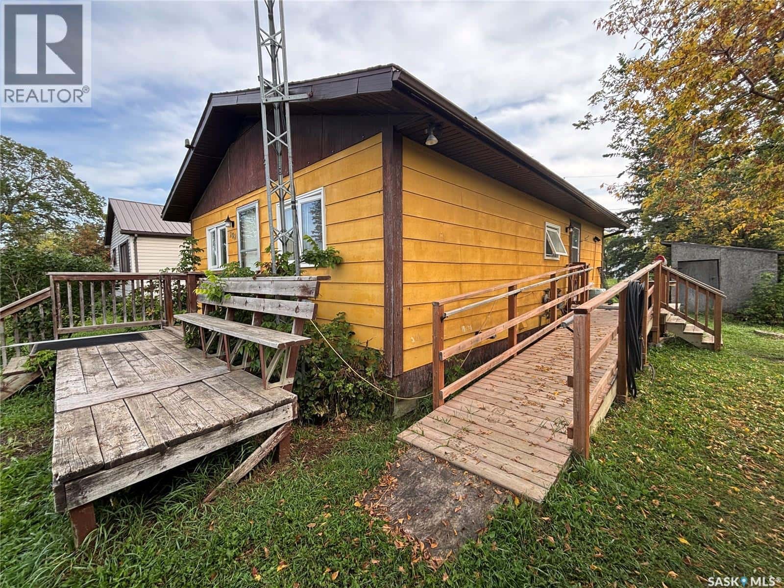 202 Dixon AVENUE — Kinistino, Saskatchewan - Photo 3 of 18