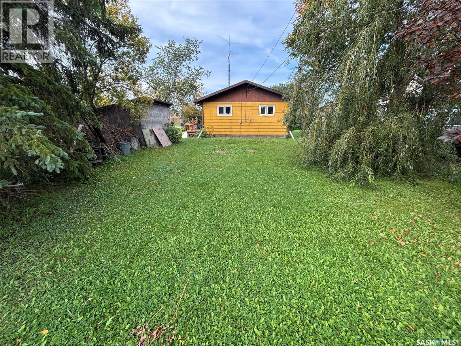 202 Dixon AVENUE — Kinistino, Saskatchewan - Photo 5 of 18