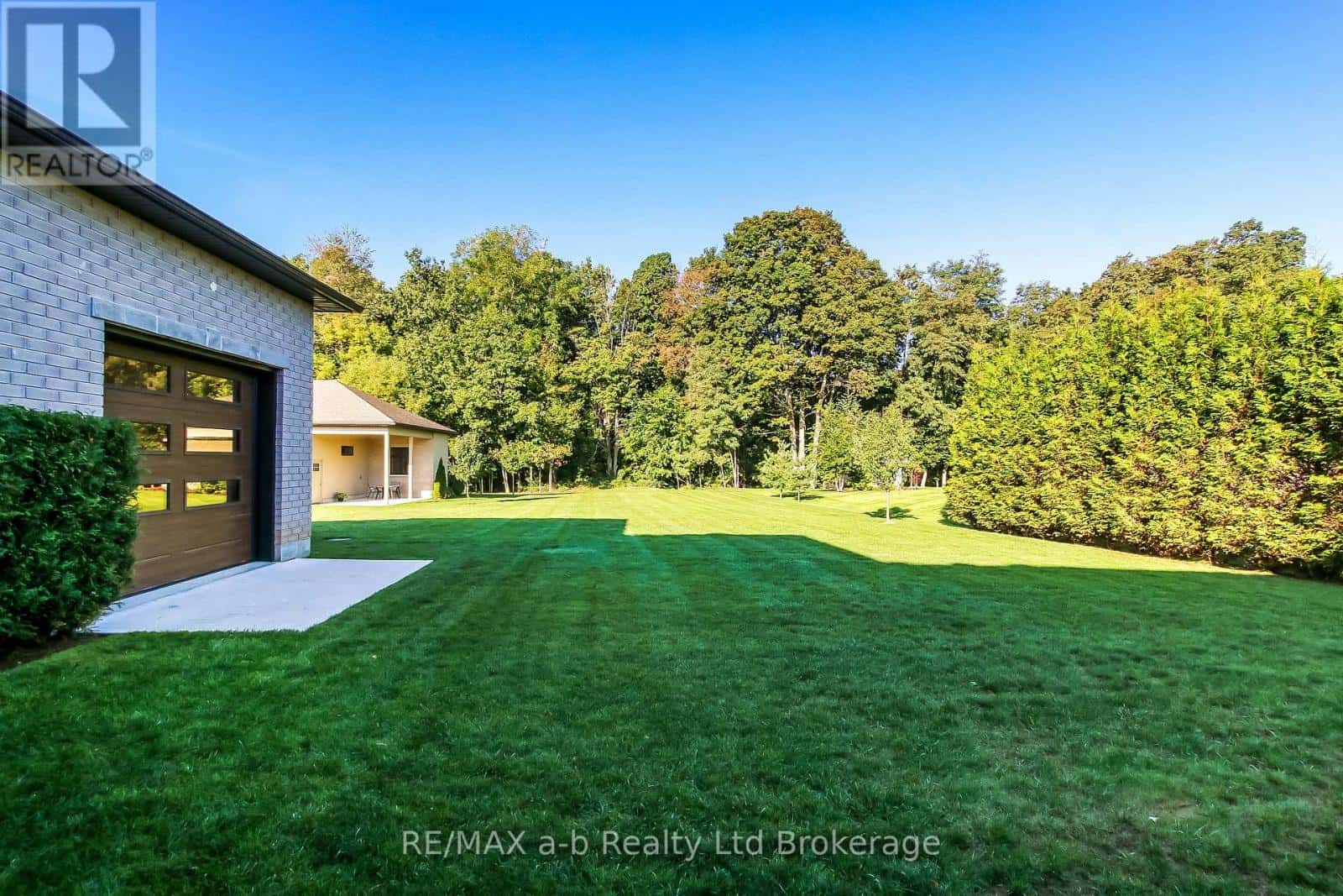 48 OTTERVIEW DRIVE — Norwich (Otterville), Ontario - Photo 5 of 32