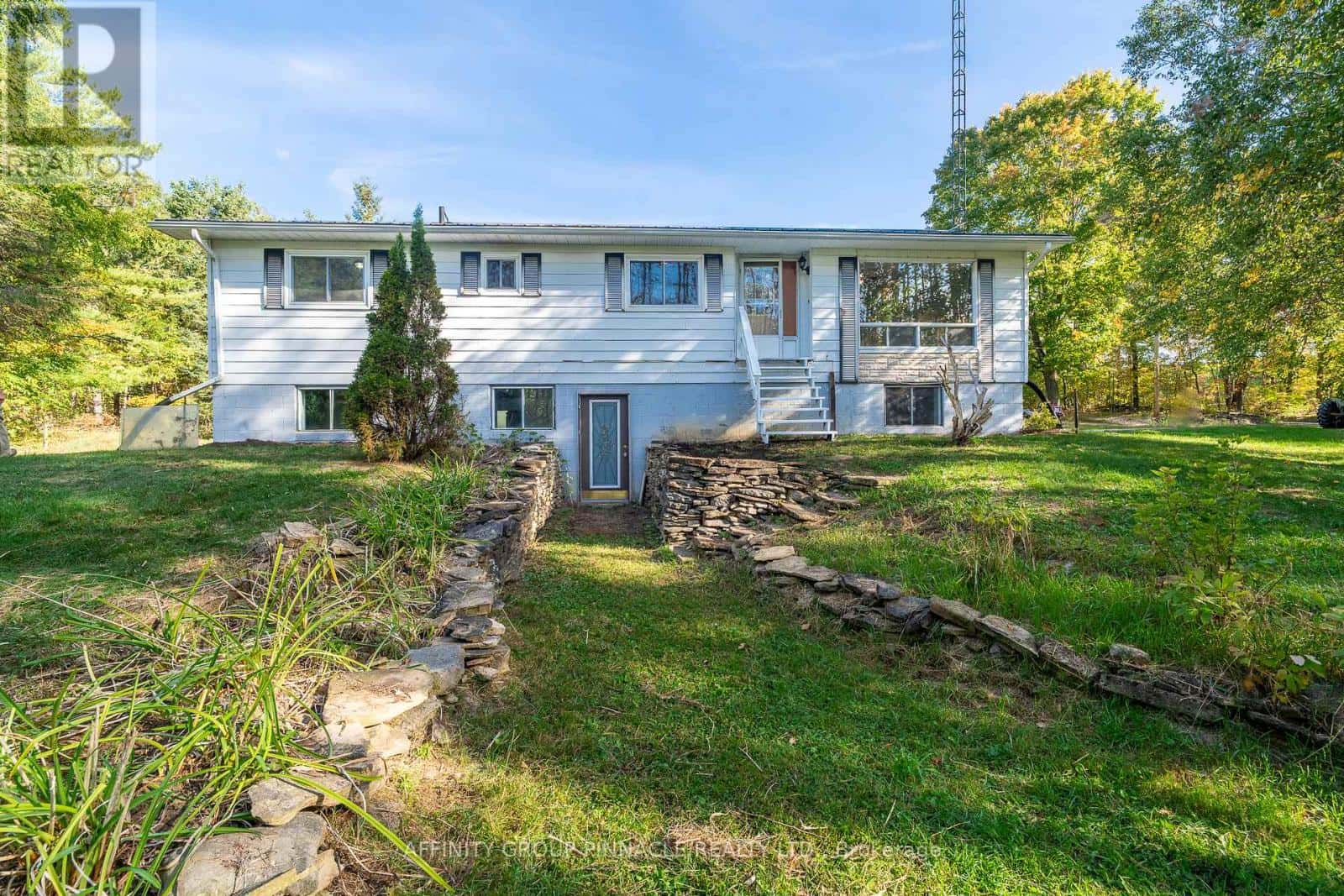 16 STICKY LANE — Kawartha Lakes (Coboconk), Ontario - Photo 2 of 37