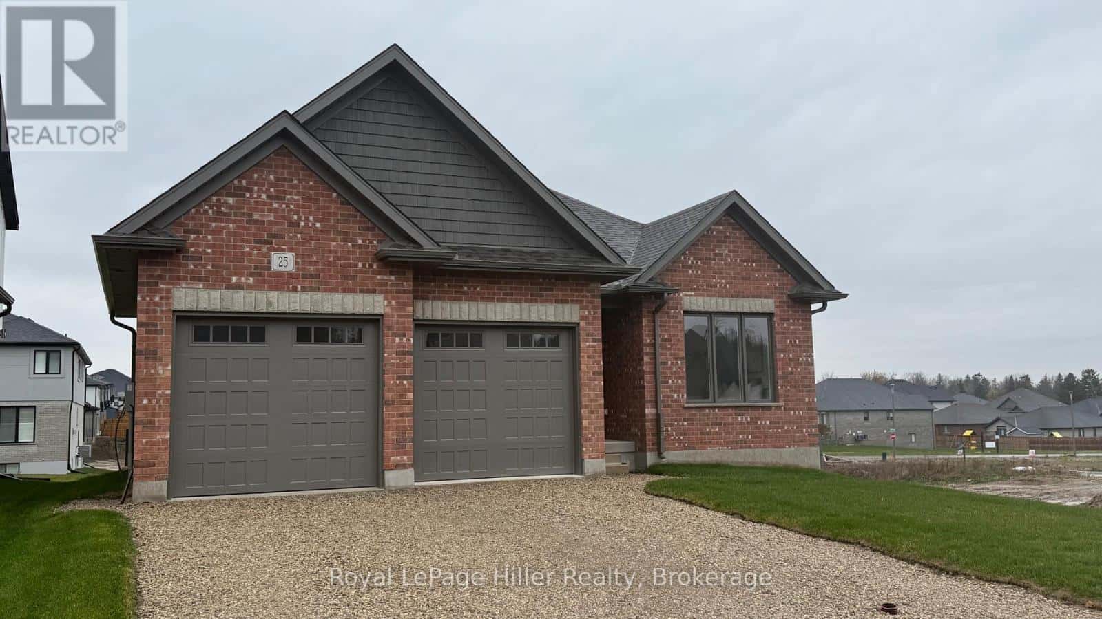25 AVERY PLACE — Perth East (Milverton), Ontario - Photo 2 of 50
