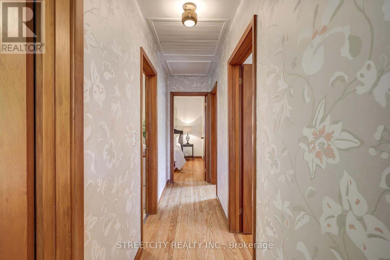 76 BLOOMFIELD DRIVE — London North (North J), Ontario - Photo 3 of 41