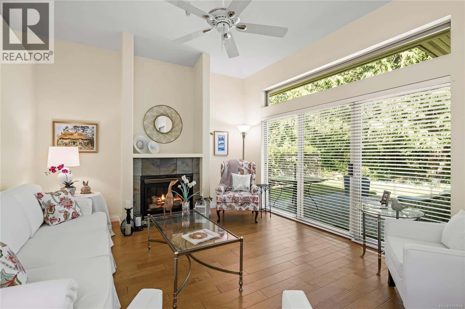 912 Lakes Blvd — French Creek, British Columbia - Photo 4 of 31