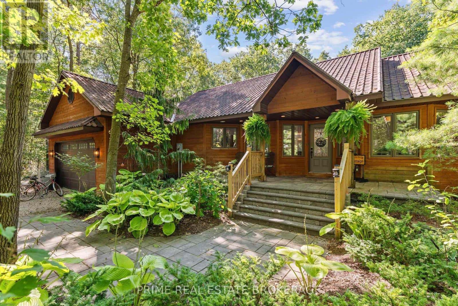 Lambton Shores (Grand Bend), Ontario — Lambton Shores (Grand Bend), Ontario - Photo 2 of 38