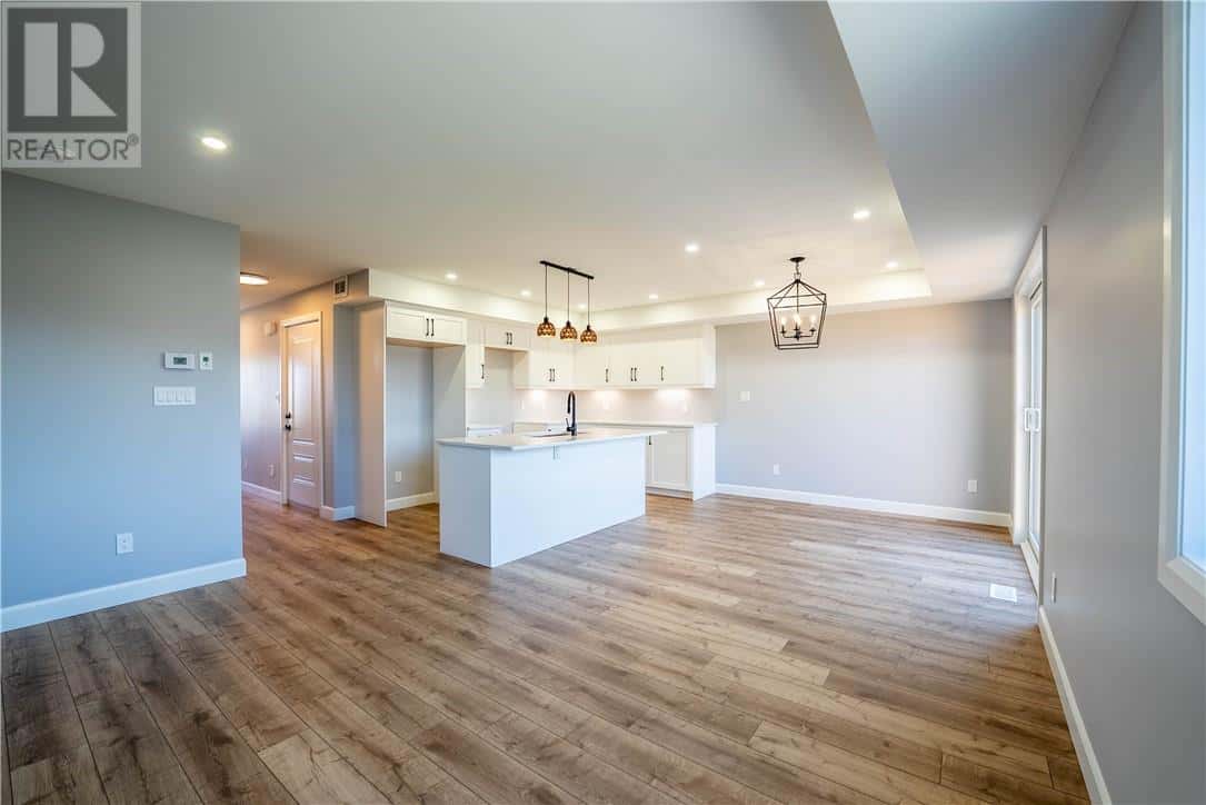 2954 Ruby Street — Chelmsford, Ontario - Photo 2 of 23