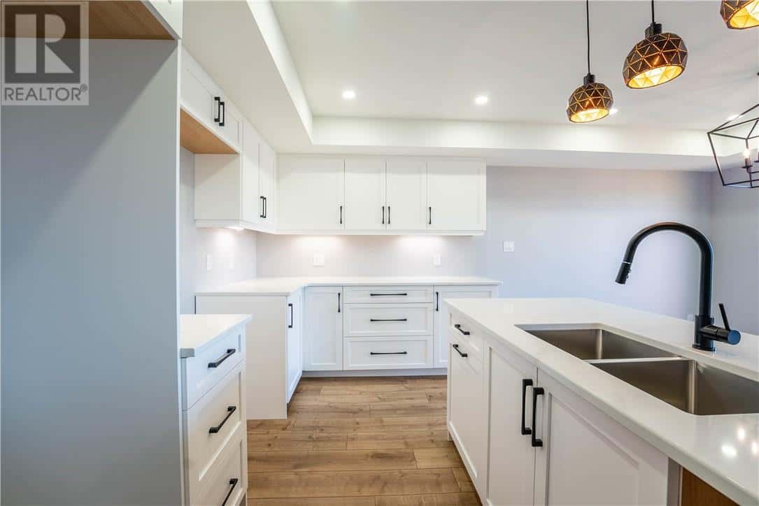 2954 Ruby Street — Chelmsford, Ontario - Photo 4 of 23