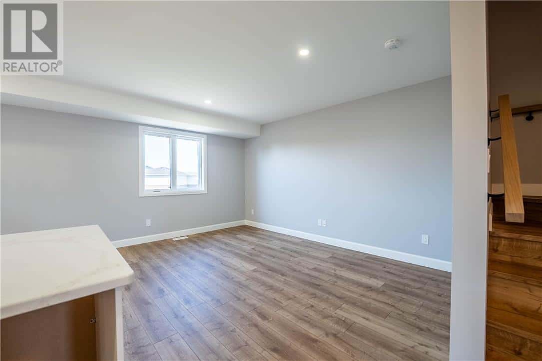 2954 Ruby Street — Chelmsford, Ontario - Photo 5 of 23