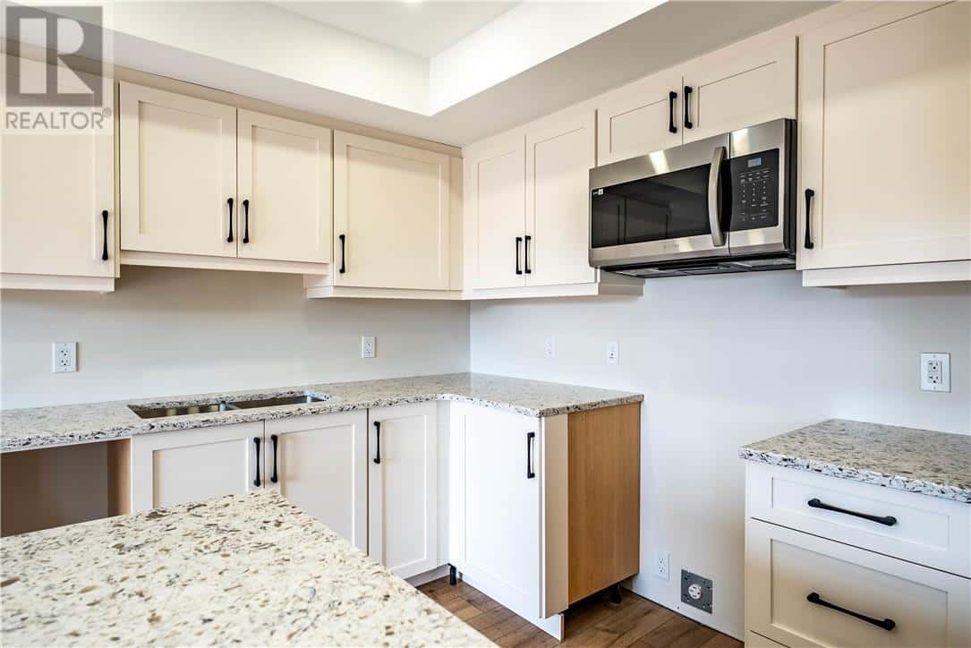 2952 Ruby Street — Chelmsford, Ontario - Photo 5 of 25